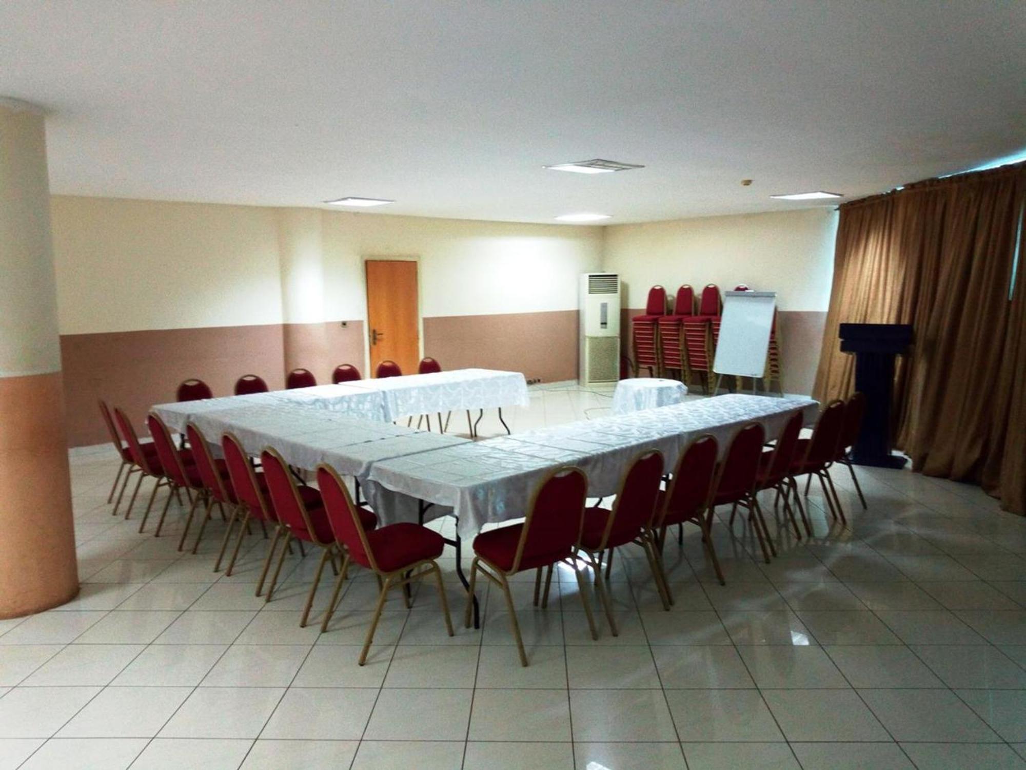 Room In Lodge - Golden Royale Hotel Enugu Exterior foto